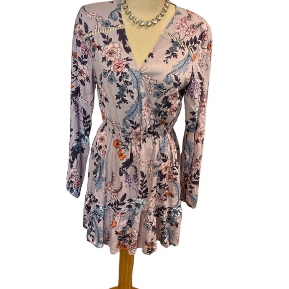 NEW MINKPINK Lavender Love Long Sleeves Floral Dress Size Medium Criss Cross - Picture 3 of 12